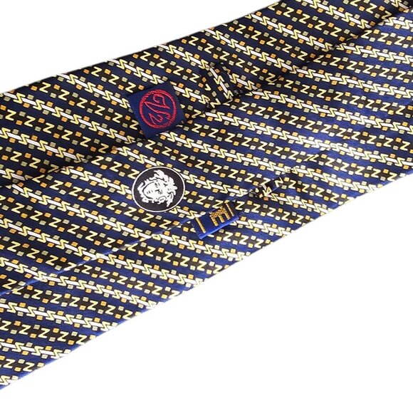 Versace V2 Classic 100% Silk Tie - Picture 2 of 7